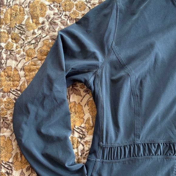 Lululemon jacket - Picture 3 of 6